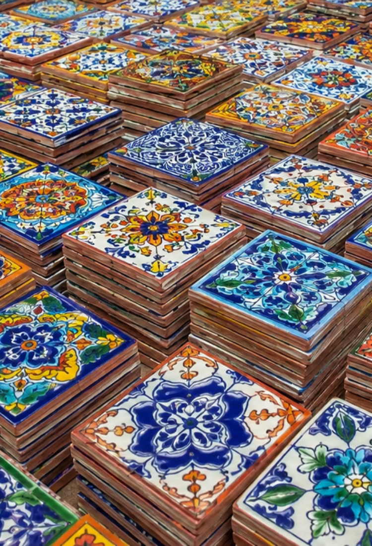 muchos diseños distintos de azulejos talavera

